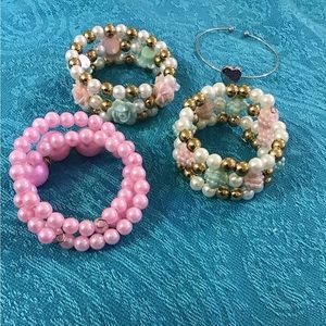 GIRLS LOT OF 4 BRACELETS COIL WRAP FAUX PEARL SILVER TONE CUFF CUTE
